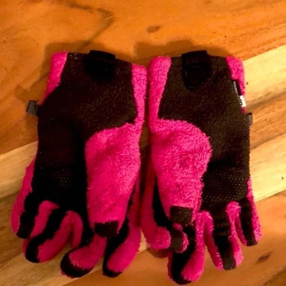 The North Face Pink Fleece Winter Gloves small/petite